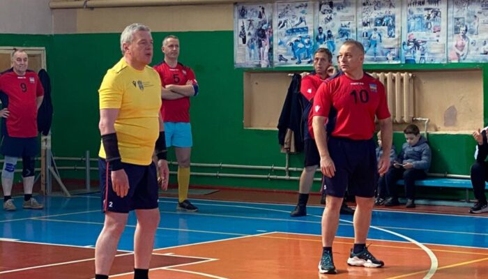 photo_5467559360436765135_y