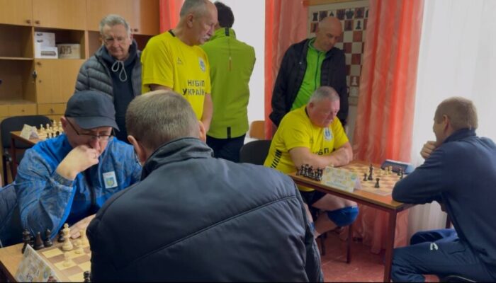 photo_5469988980486439548_y