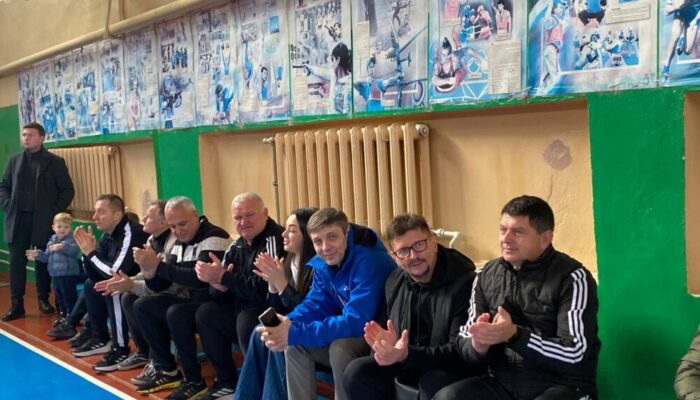 photo_5469988980486439576_y